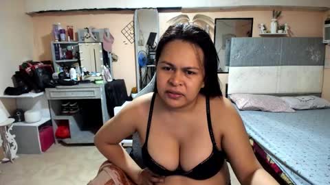 kissmeloves online show from March 3, 6:08 am