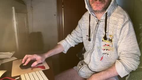 kissofbanned1983 online show from April 13, 10:32 am