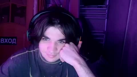 Snapshot of kissy_may_may chatting on March 14, 12:50 am kissy_may_may online show from March 14, 12:50 am