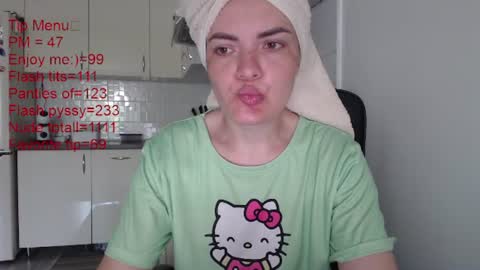 Snapshot of kitcatheaven4u chatting on June 24, 7:18 am Im Amaia Everyone Merry Christmas online show from June 24, 7:18 am
