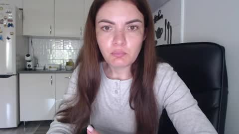 Snapshot of kitcatheaven4u chatting on June 27, 7:35 am Im Amaia Everyone Merry Christmas online show from June 27, 7:35 am