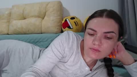 Snapshot of kitcatheaven4u chatting on July 14, 5:07 pm Im Amaia Everyone Merry Christmas online show from July 14, 5:07 pm