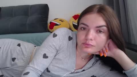 Snapshot of kitcatheaven4u chatting on July 19, 8:51 am Im Amaia Everyone Merry Christmas online show from July 19, 8:51 am