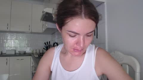 Snapshot of kitcatheaven4u chatting on August 2, 6:56 am Im Amaia Everyone Merry Christmas online show from August 2, 6:56 am