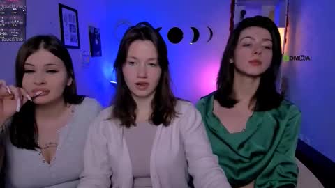 kitniss online show from March 1, 8:11 pm