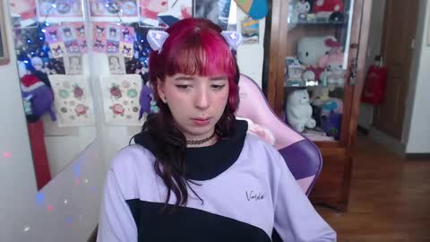 Snapshot of kitsunearineko chatting on December 26, 9:15 pm Ari Keimiwrights  online show from December 26, 9:15 pm