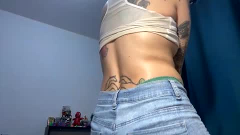 Snapshot of kitsunearineko chatting on December 31, 3:12 am Ari Keimiwrights  online show from December 31, 3:12 am