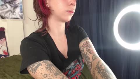 Snapshot of kitsunearineko chatting on January 14, 4:15 am Ari Keimiwrights  online show from January 14, 4:15 am