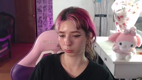 Snapshot of kitsunearineko chatting on February 21, 2:28 am Ari Keimiwrights  online show from February 21, 2:28 am