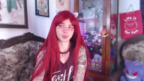 Snapshot of kitsunearineko chatting on October 10, 3:27 am Ari Keimiwrights  online show from October 10, 3:27 am