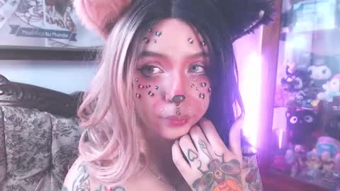 Snapshot of kitsunearineko chatting on October 19, 8:31 pm Ari Keimiwrights  online show from October 19, 8:31 pm