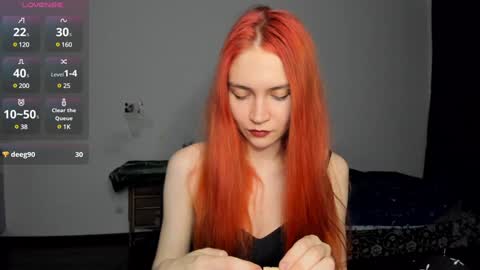 Snapshot of kitsunemoon chatting on December 13, 6:49 pm Kitsune online show from December 13, 6:49 pm