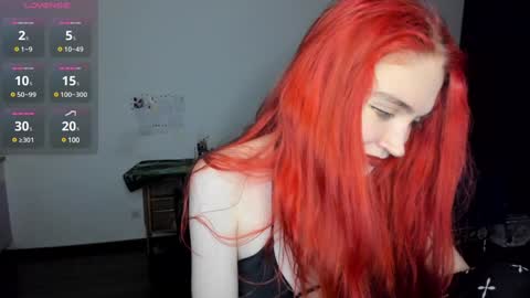 Snapshot of kitsunemoon chatting on December 20, 7:39 pm Kitsune online show from December 20, 7:39 pm