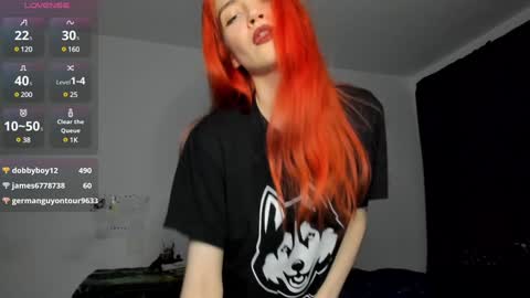 Snapshot of kitsunemoon chatting on December 25, 9:43 pm Kitsune online show from December 25, 9:43 pm