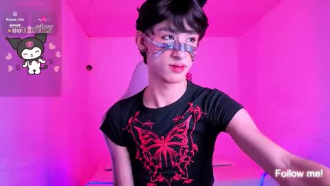 Snapshot of kitsuneplay_ chatting on January 10, 4:47 am Salvatore online show from January 10, 4:47 am