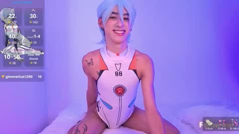 Snapshot of kitsuneplay_ chatting on February 18, 9:11 pm Salvatore online show from February 18, 9:11 pm