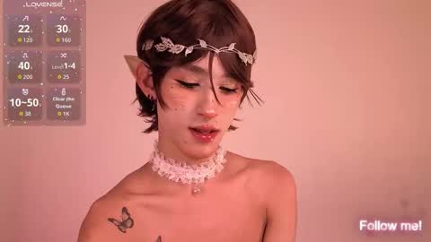 Snapshot of kitsuneplay_ chatting on February 20, 8:20 pm Salvatore online show from February 20, 8:20 pm