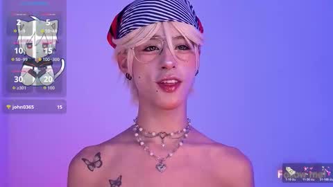 Snapshot of kitsuneplay_ chatting on February 21, 7:59 pm Salvatore online show from February 21, 7:59 pm