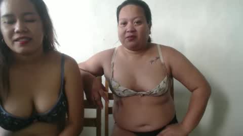 Snapshot of kittensquirtpussy chatting on February 9, 12:06 am kittensquirtpussy online show from February 9, 12:06 am