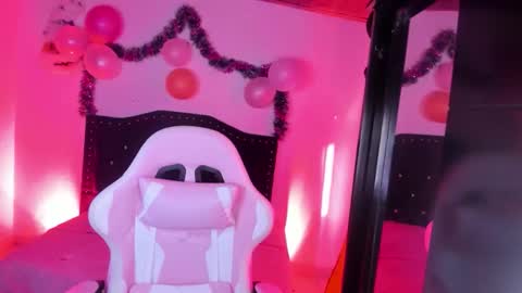 kitty__chs online show from January 9, 11:57 am