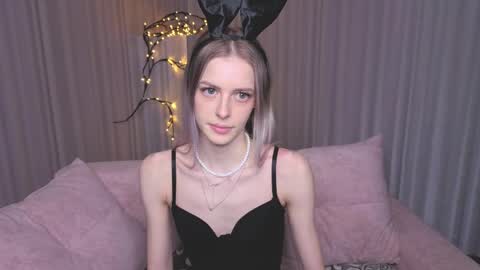 Snapshot of kitty__like18 chatting on May 20, 1:01 am Kitty online show from May 20, 1:01 am