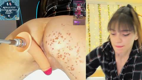 Snapshot of kitty__rosse__ chatting on April 22, 10:39 am Kitty online show from April 22, 10:39 am