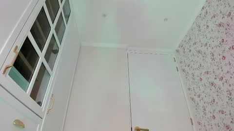 sophie online show from April 10, 6:34 pm