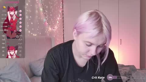 Snapshot of kitty_dora chatting on November 3, 5:52 am Evelyn online show from November 3, 5:52 am