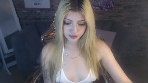 kitty_fox_b online show from January 18, 12:36 pm