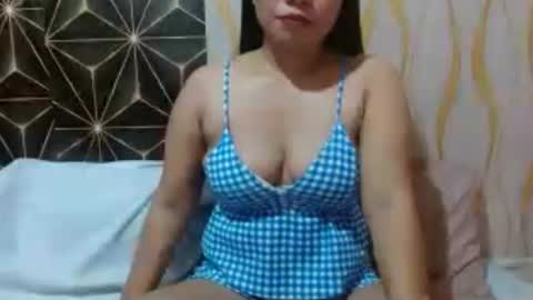Snapshot of kitty_kheira chatting on June 23, 8:56 am Kheira online show from June 23, 8:56 am