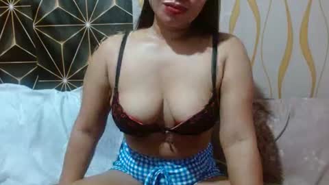 Snapshot of kitty_kheira chatting on June 30, 5:14 pm Kheira online show from June 30, 5:14 pm