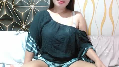 Snapshot of kitty_kheira chatting on July 11, 6:10 pm Kheira online show from July 11, 6:10 pm