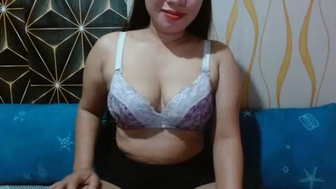 Snapshot of kitty_kheira chatting on July 13, 6:55 pm Kheira online show from July 13, 6:55 pm