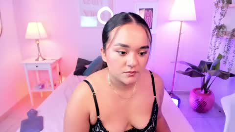 kitty_lulu_ online show from May 30, 5:15 am