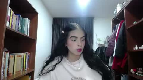 Snapshot of kitty_naugthy__ chatting on July 14, 4:06 am kitty_naugthy__ online show from July 14, 4:06 am