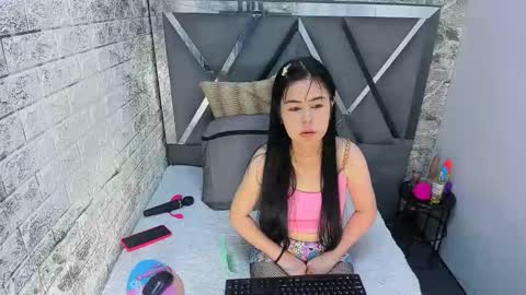 kitty_small69 online show from May 6, 1:27 pm