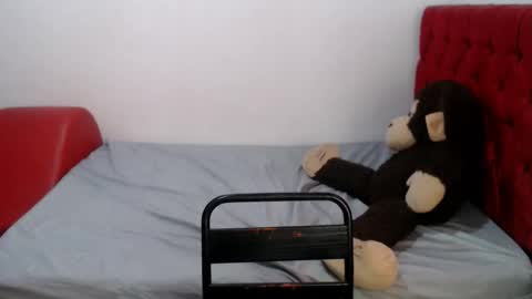 kitty_squirt28 online show from February 27, 9:37 pm