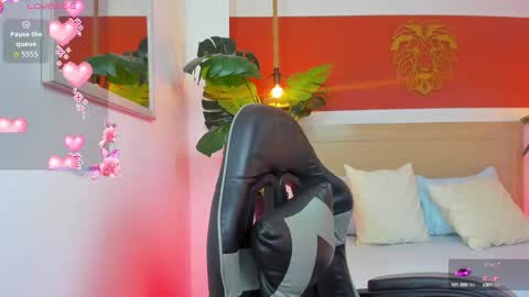 K I T T Y online show from October 16, 8:32 pm