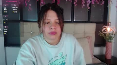 K I T T Y   online show from November 17, 7:52 pm