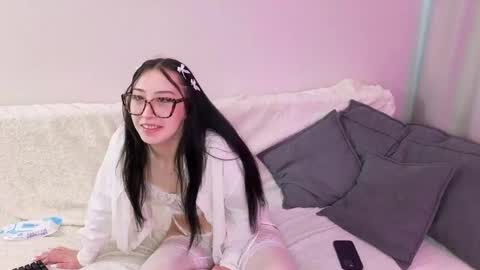 Snapshot of kittykitasss chatting on May 6, 2:33 pm wasabi online show from May 6, 2:33 pm