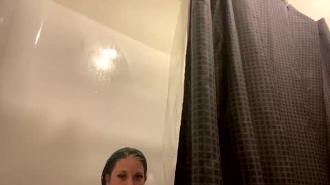 kittyLuvsDee online show from November 7, 3:06 am