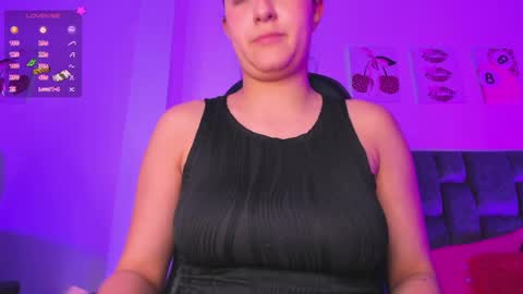 Snapshot of kittystar18 chatting on May 16, 6:07 pm kitty online show from May 16, 6:07 pm
