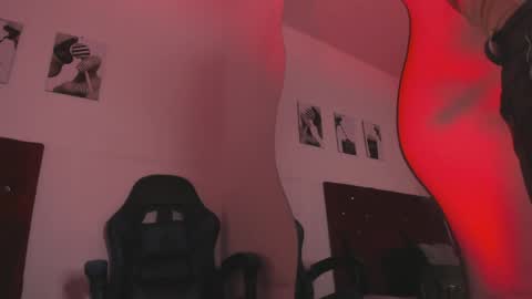 Snapshot of kittystar18 chatting on May 21, 6:48 pm kitty online show from May 21, 6:48 pm