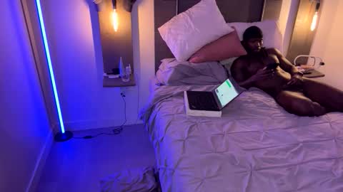 Snapshot of kittywoodyluv chatting on February 6, 3:22 am kittywoodyluv online show from February 6, 3:22 am