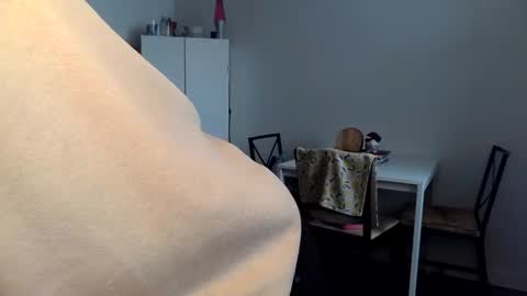 Snapshot of kittyymaze chatting on March 26, 12:22 pm Kittyymaze online show from March 26, 12:22 pm