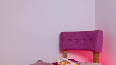 Kitty Hill online show from November 3, 4:25 am