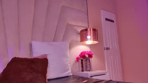 Kitty Hill online show from July 4, 4:18 am