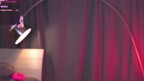 Zendaya online show from December 2, 2:42 am