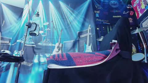 kiveuxmakeu online show from October 28, 6:10 pm