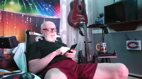 kiveuxmakeu online show from November 19, 7:19 am